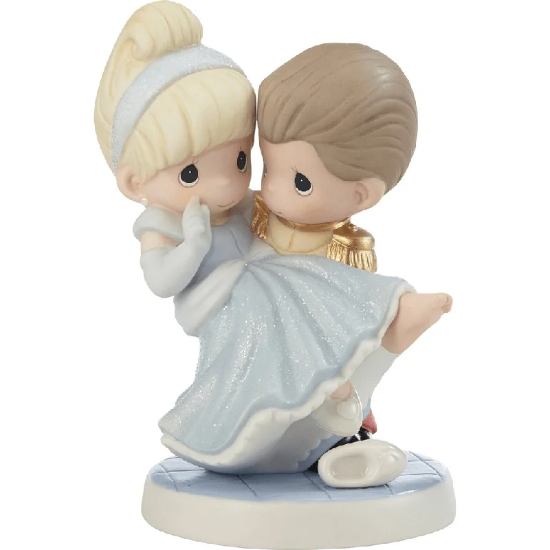 Precious Moments : Disney Cinderella You Swept Me Off My Feet Figurine