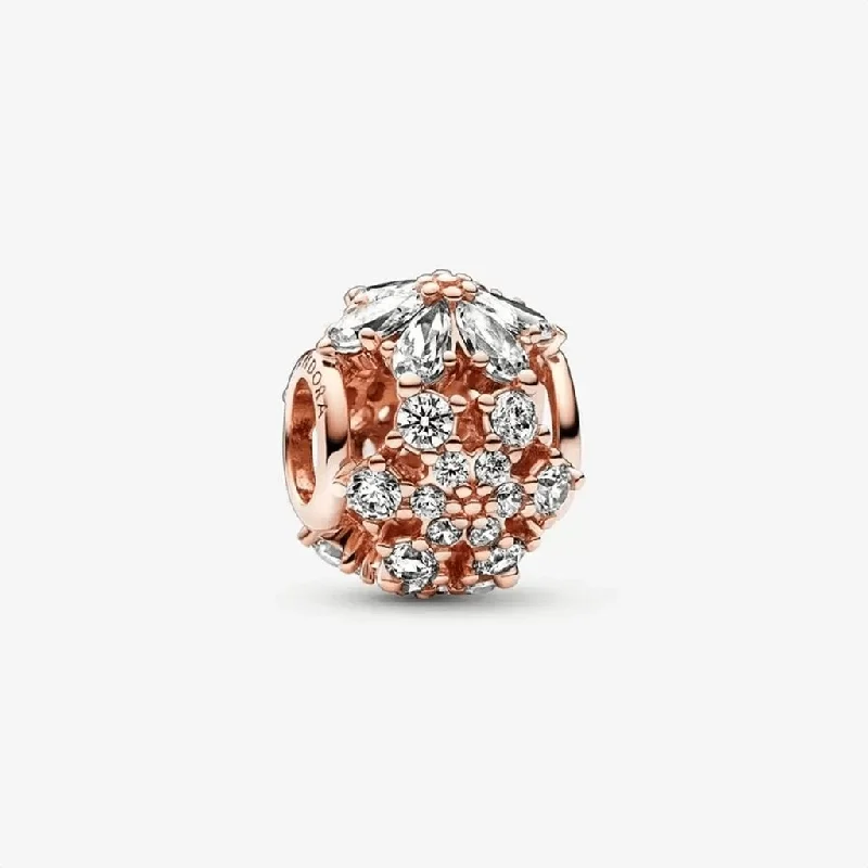 PANDORA : Sparkling Herbarium Cluster Round Charm